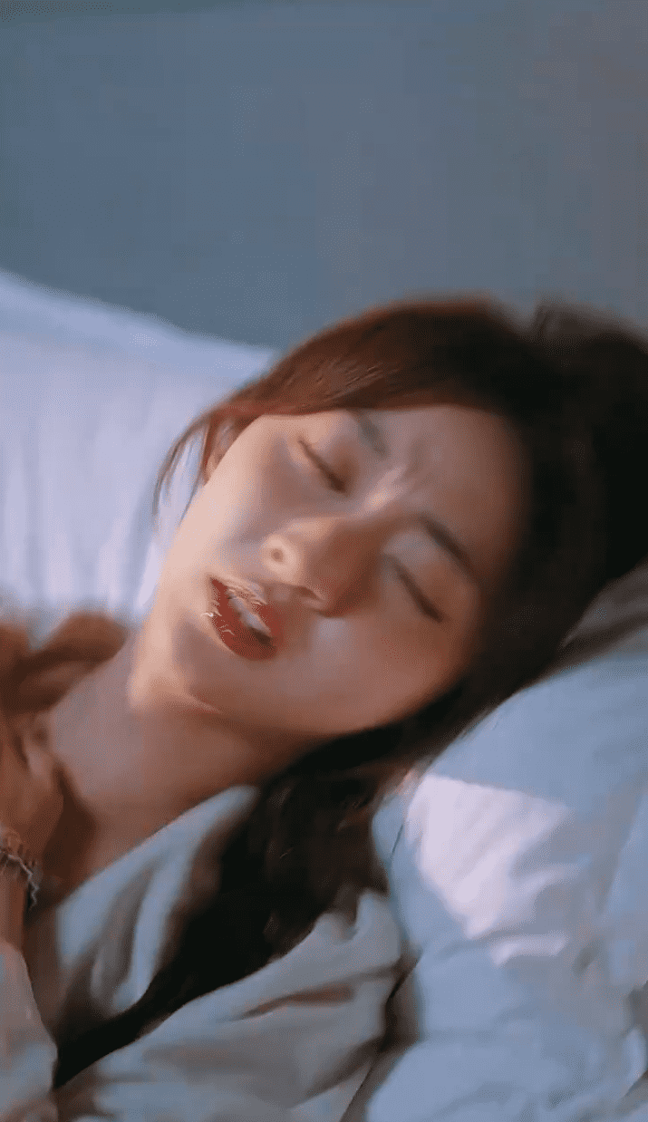 稚子牵父衣封面图